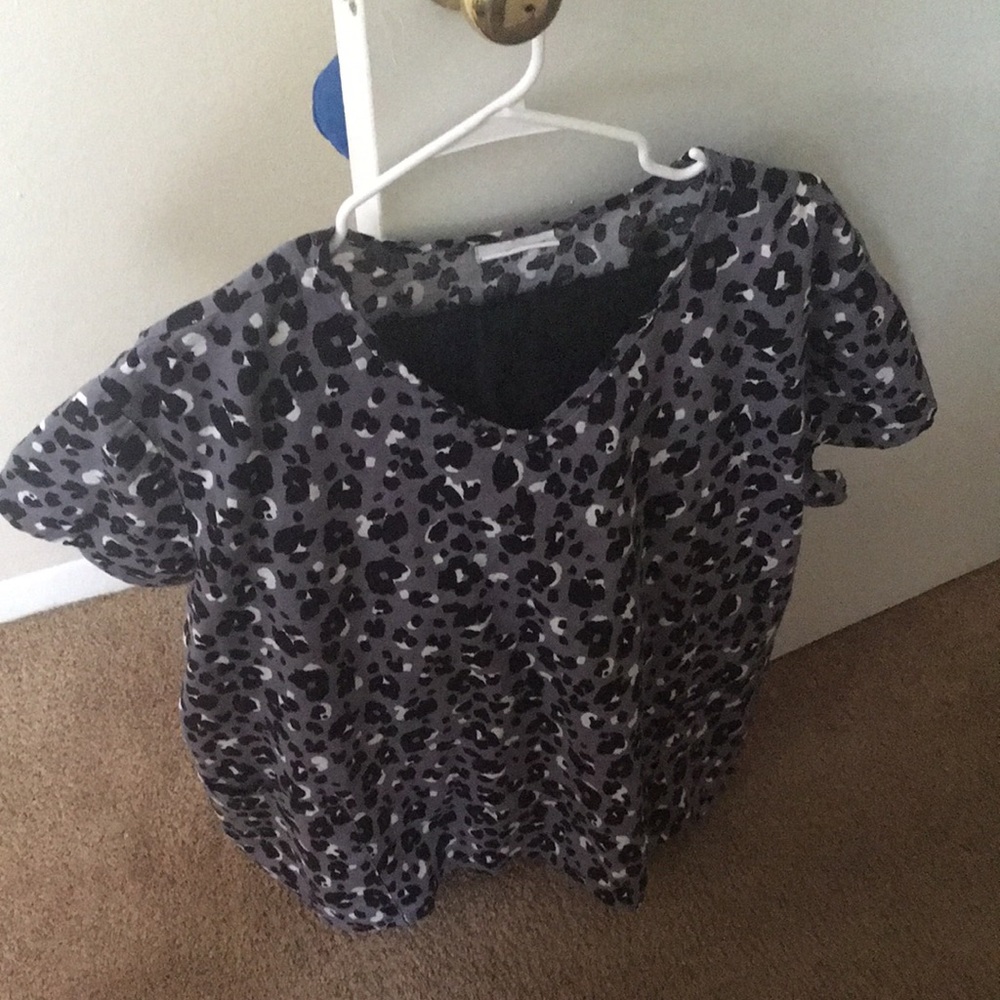 Women scrub set. Top 3x and pants 2x